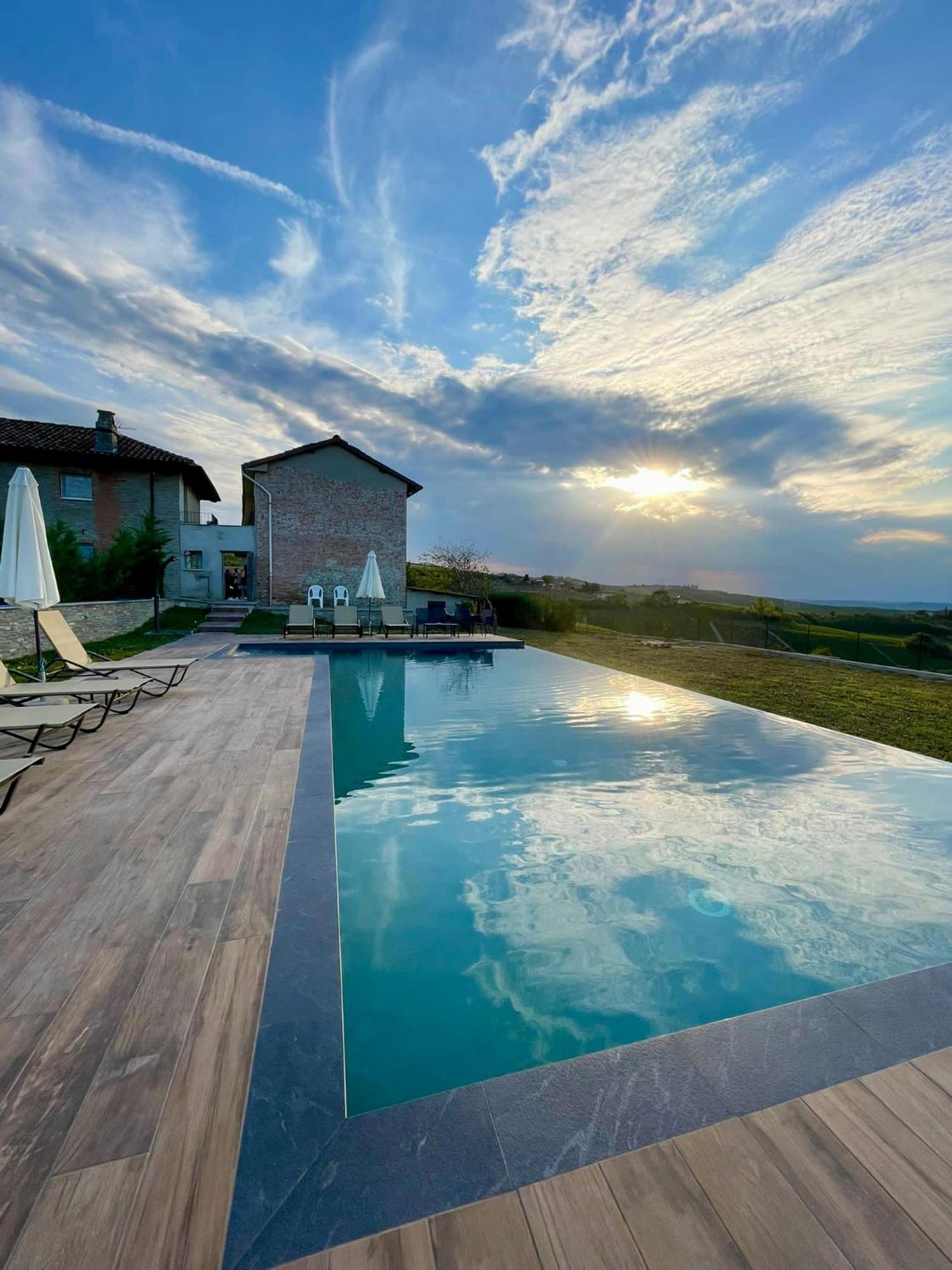 Villa Barbero Alba Langhe Mango エクステリア 写真
